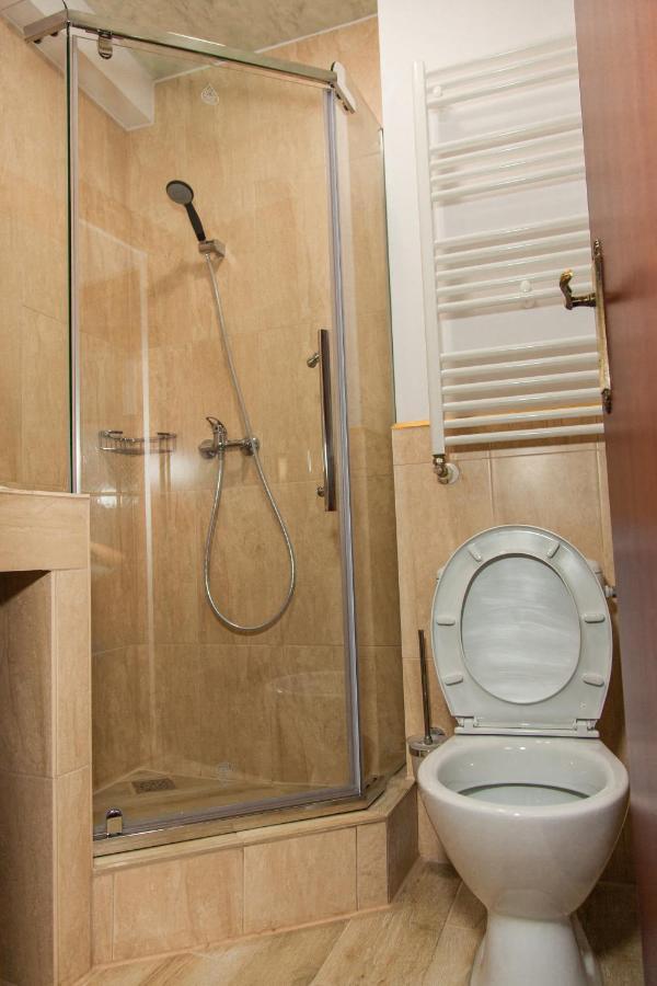 Hostel Alex - Complex Dumbrava Minunata Câmpulung Moldovenesc Buitenkant foto